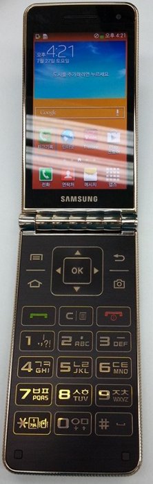 Первые фото Android-раскладушки Samsung
