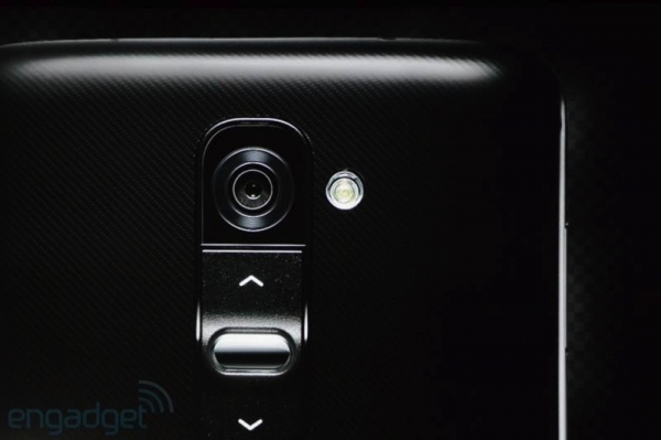 LG официально анонсирует новый 5,2’’ флагман — G2